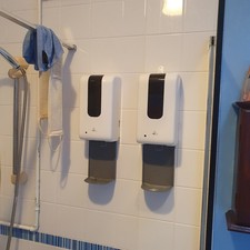 Shower gel dispenser wall